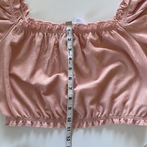 1071- H&M Divided off the shoulder light pink crop top- Medium